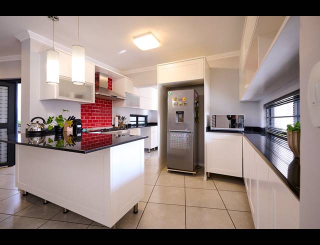 3 BEDROOM TOWNHOUSE FOR SALE IN PAULSHOF